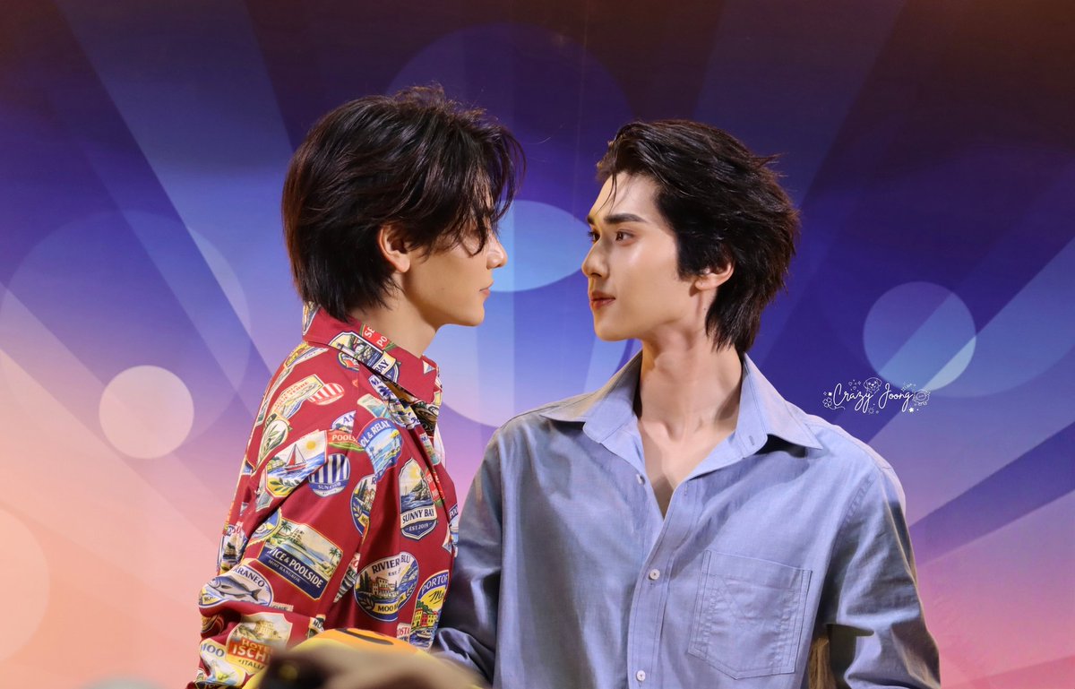 เพราะในสายตา ฉันมันมีแค่เธอ

JOONG DUNK AT SONGKRAN THE MALL BANGKAE
 #TheMallSongkranxJoongDunk