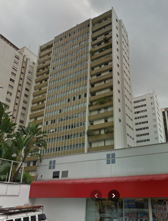 chilliperod's tweet photo. @BiaRosenburg Morava perto, pelo que eu soube uma senhora não quis e os condôminos fizeram um acordo para ficar com uma das vagas dela como contraparte. Segue a foto do antes (Fev/11) para quem está duvidando. https://t.co/7Rr2YaaLaT