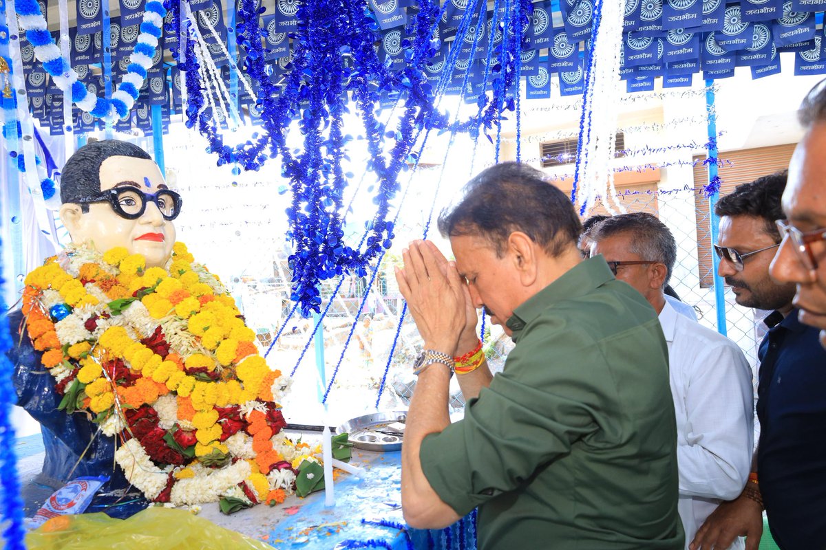 Girish Mahajan tweet media