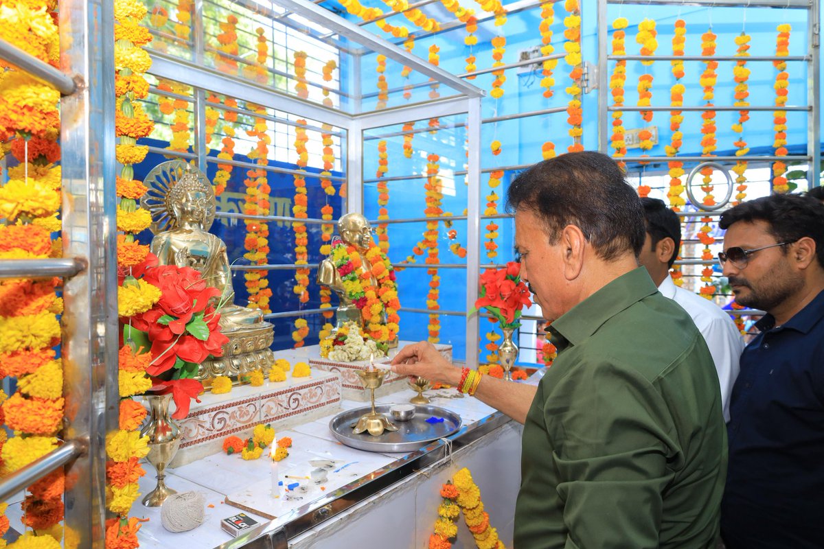 Girish Mahajan tweet media