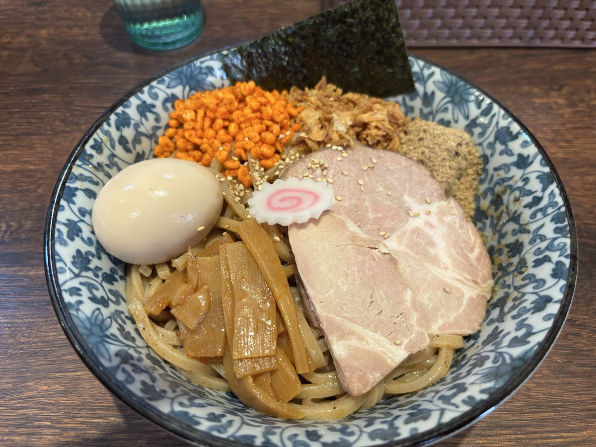 16番 tweet media