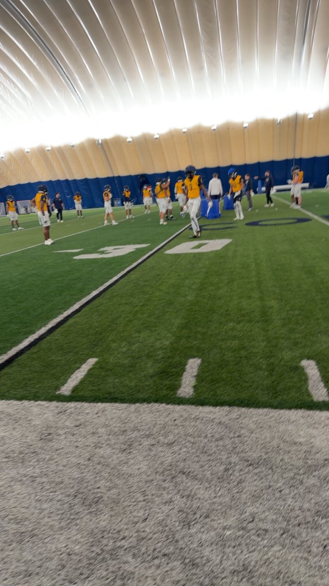 Eemirjones4's tweet photo. Had an amazing junior day and campus tour at Concordia St Paul, Thank you for the invite excited to get back on campus!! @__CoachFee @MJ_NFLDraft https://t.co/lBwdILPCGk
