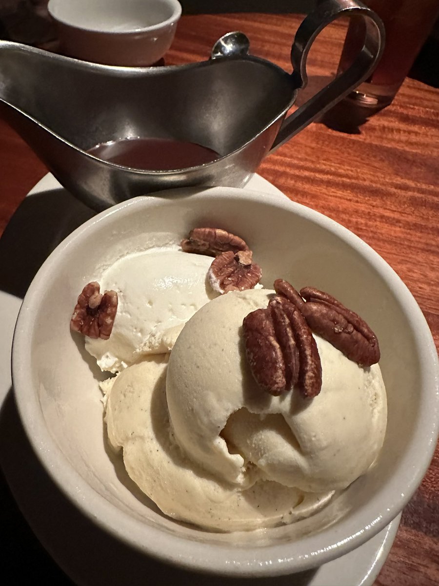 CorinnePulitzer's tweet image. Whether you pronounce them “Pee-Cans” or “Pub-Kaanz”, today #NutLovers are celebrating a member of the Hickory Family! It’s #NationalPecanDay &amp;amp; it’s ok to go a little nutty all day! @DiamondNuts  @Wegmans @Nuts4Nuts @NationalDayCal @HeyWhatDay @DiningGuide2Day