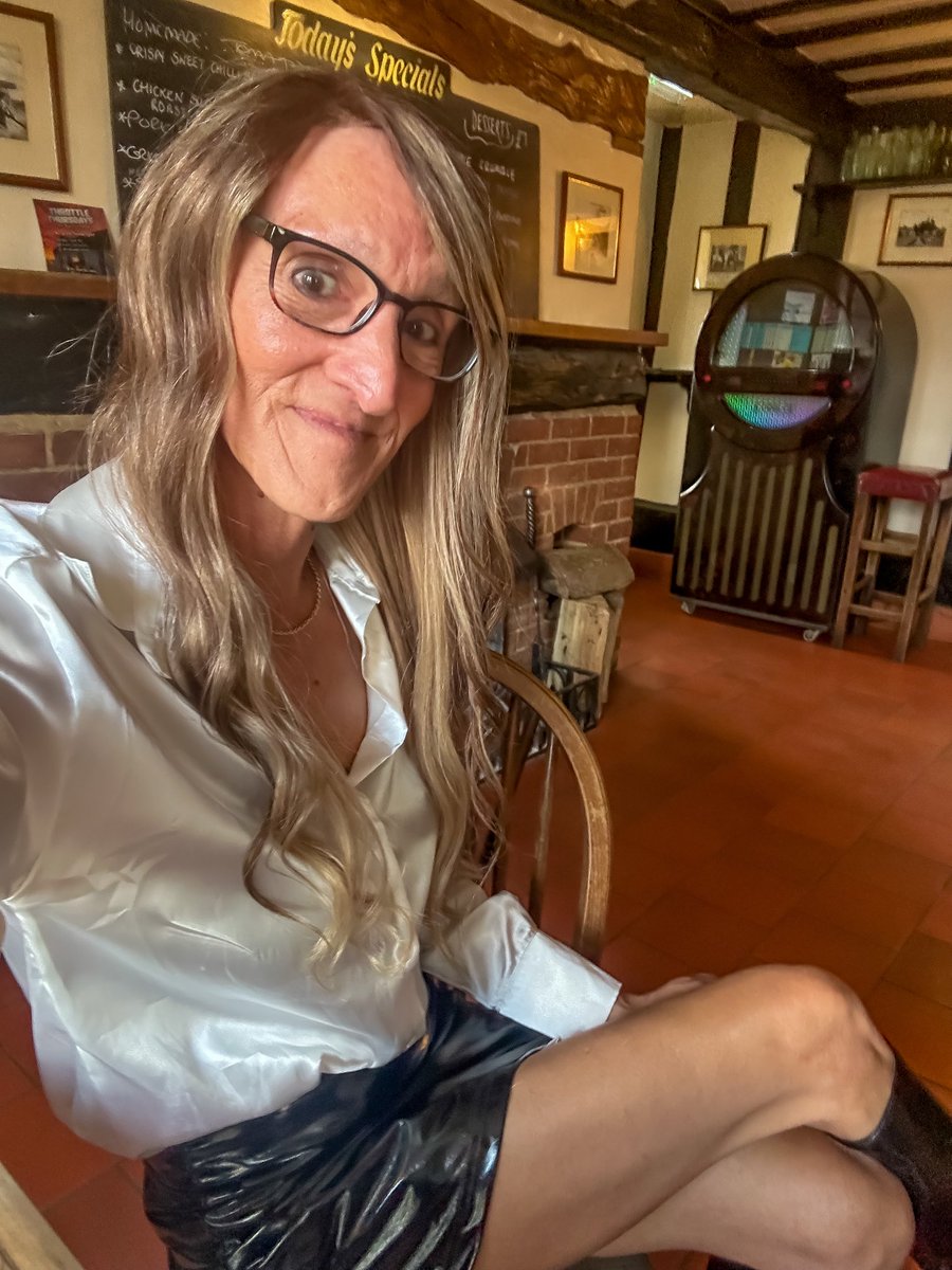 ❤️🏳️⚧️ ᛫ᚱᛟᛒᛄᚾ᛫🏳️⚧️💚 tweet media