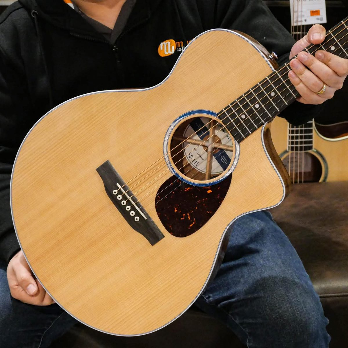 GuitarRoom99548's tweet image. #CLEARANCE SALE 50% OFF! 
📌 #MARTIN SC-13E-01 กีตาร์ระดับโลกในราคาที่ดีที่สุด!! 🔥

สัมผัสประสบการณ์ใหม่จาก Martin ในราคาเพียง 42,500 บาท (จากราคาปกติ 85,000.-) คุ้มกว่านี้ไม่มีอีกแล้ว!
✅ แถมฟรี! Soft-Shell Case คู่ตัว