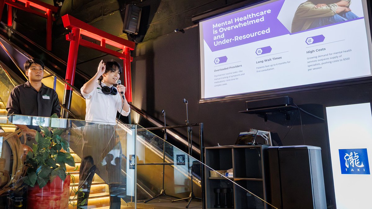 NTUsg's tweet image. From dorm room to boardroom: What does it take to build a Silicon Valley #startup as a student? #NTUsg @NanyangBizSch undergrad Alen Tao is building AidMi, an AI-powered medtech platform designed to improve patient care between appointments. What started as an idea has grown into