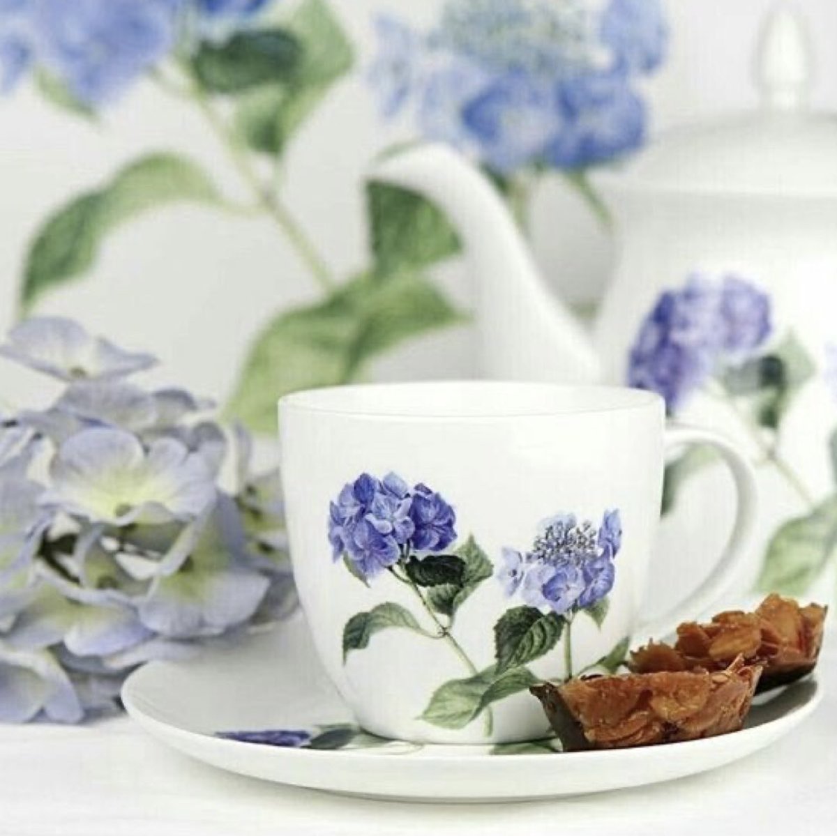 Elle Lookbook tweet media