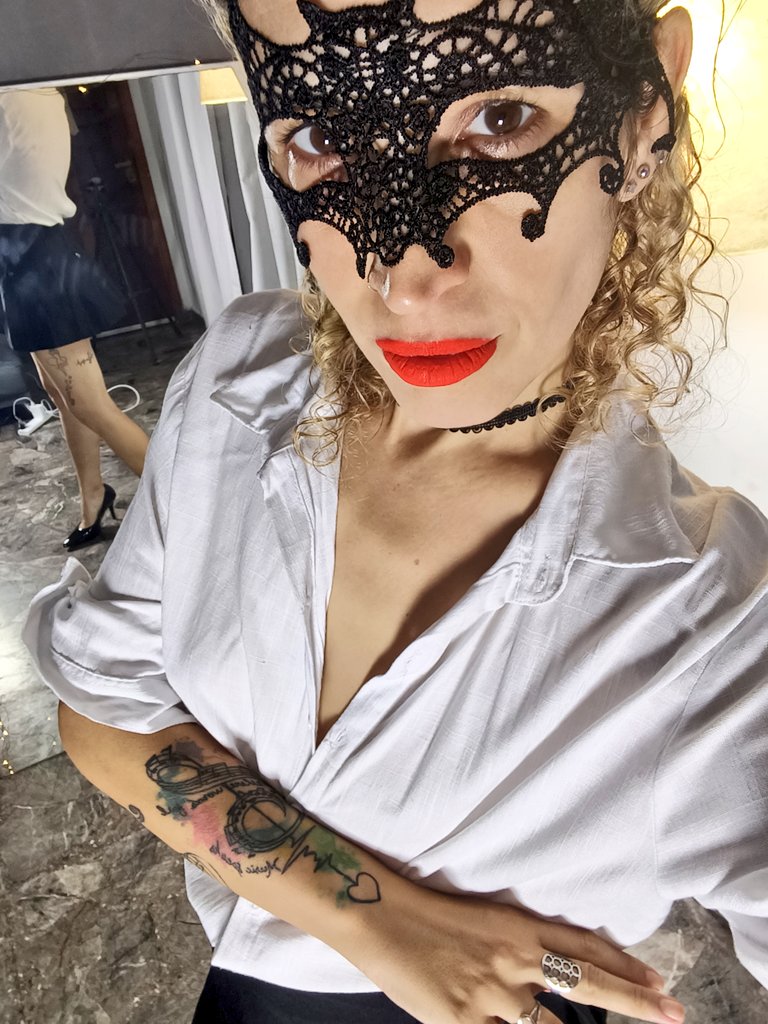 RedRumixxx's tweet photo. Happy tuesday 🦇

#milf #tease #cougar #stepmom #hotmom #fyp #masked #maak https://t.co/khUe5rQj4b