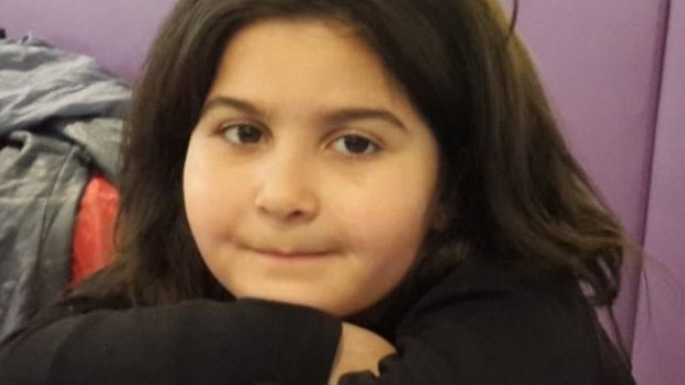 12 Nisan 2018’de, Rabia Naz Vatan Giresun’un Eynesil ilçesinde evinin önünde ağır yaralı bulundu ve kaldırıldığı hastanede yaşamını yitirdi. Henüz 11 yaşındaydı.

Olay, ilk andan itibaren “intihar” ya da “yüksekten düşme” olarak açıklanmaya çalışıldı. Ancak baba Şaban Vatan,