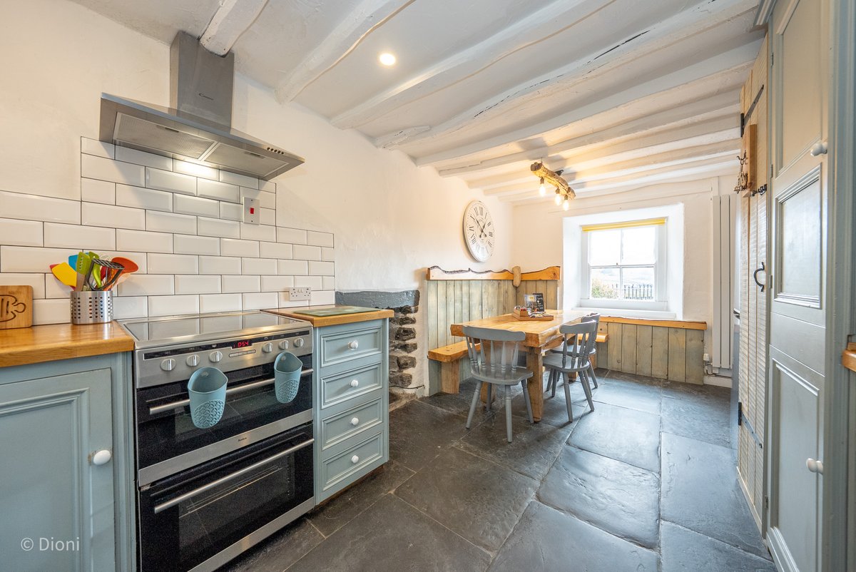 gwionllwyd's tweet image. Alpacas, valley views, and a cozy fire. 🦙 What more do you need? Discover Ffermdy-Geufron. 

dioni.co.uk/cottage/ffermd…

#FarmLife #VisitWales