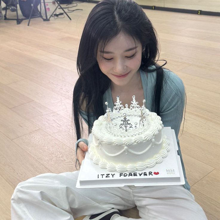 mih jurídico itzy tweet media