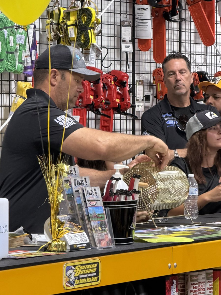 Dave Richards tweet media