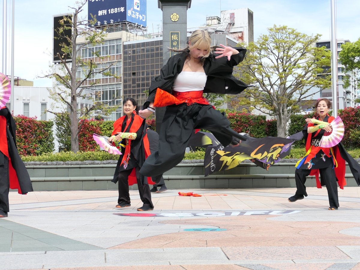 black_yosakoi's tweet image. 道三まつり協賛イベント【MAHA-G　DANCE MUSIC】

【ちゃわん娘】②

#道三まつり
#よさこい
#MAHA-G
#ちゃわん娘