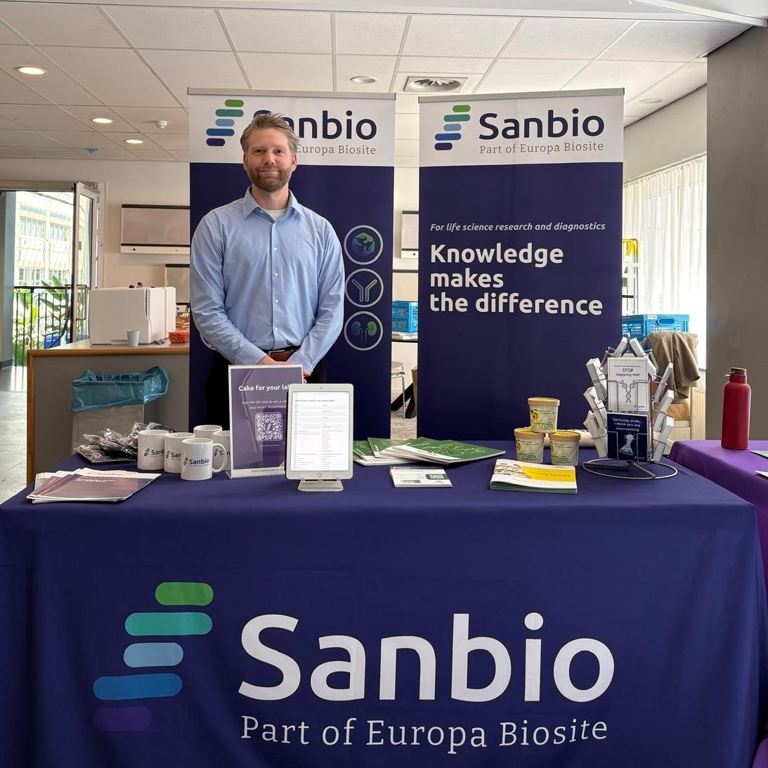 SanbioBV's tweet photo. Patrick is at the Internal Medicine Lab Day at Erasmus MC today!

Are you here as well? Come say hello to Patrick Oomen. 👋

#ErasmusMC #LabDay #LifeSciences #Sanbio https://t.co/LdFad7lsPI