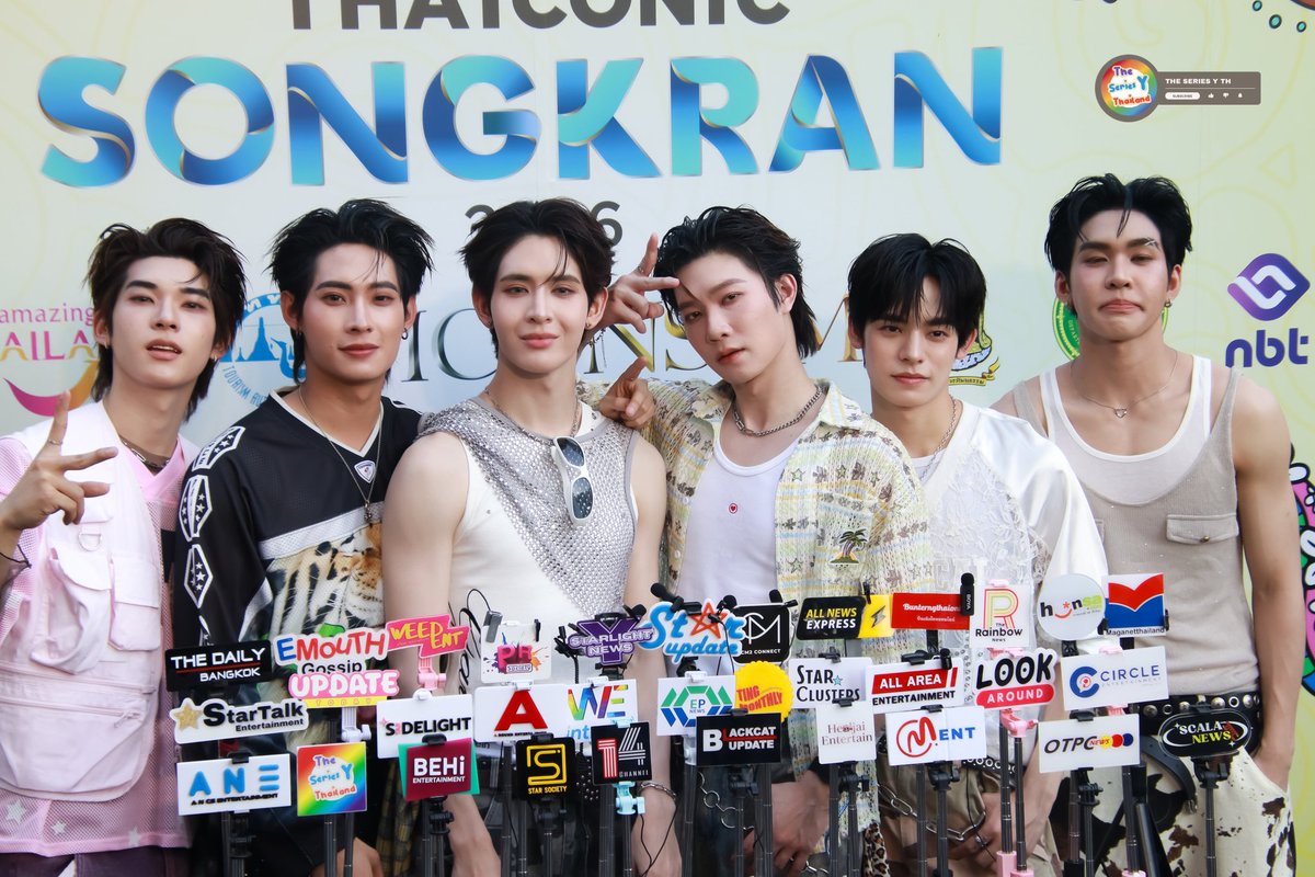 theseriesy_th's tweet image. DEXX ร่วมงาน ICONSIAM THAICONIC SONGKRAN 2026 

DEXX SONGKRAN26 ICONSIAM 
#DEXXxICONSIAM 
#ICONSIAMSongkran 
#JamesSu #auautnp
#TutorKrp #mynameis_yim  
#porsuppakarn #twnpich 
#DEXXth