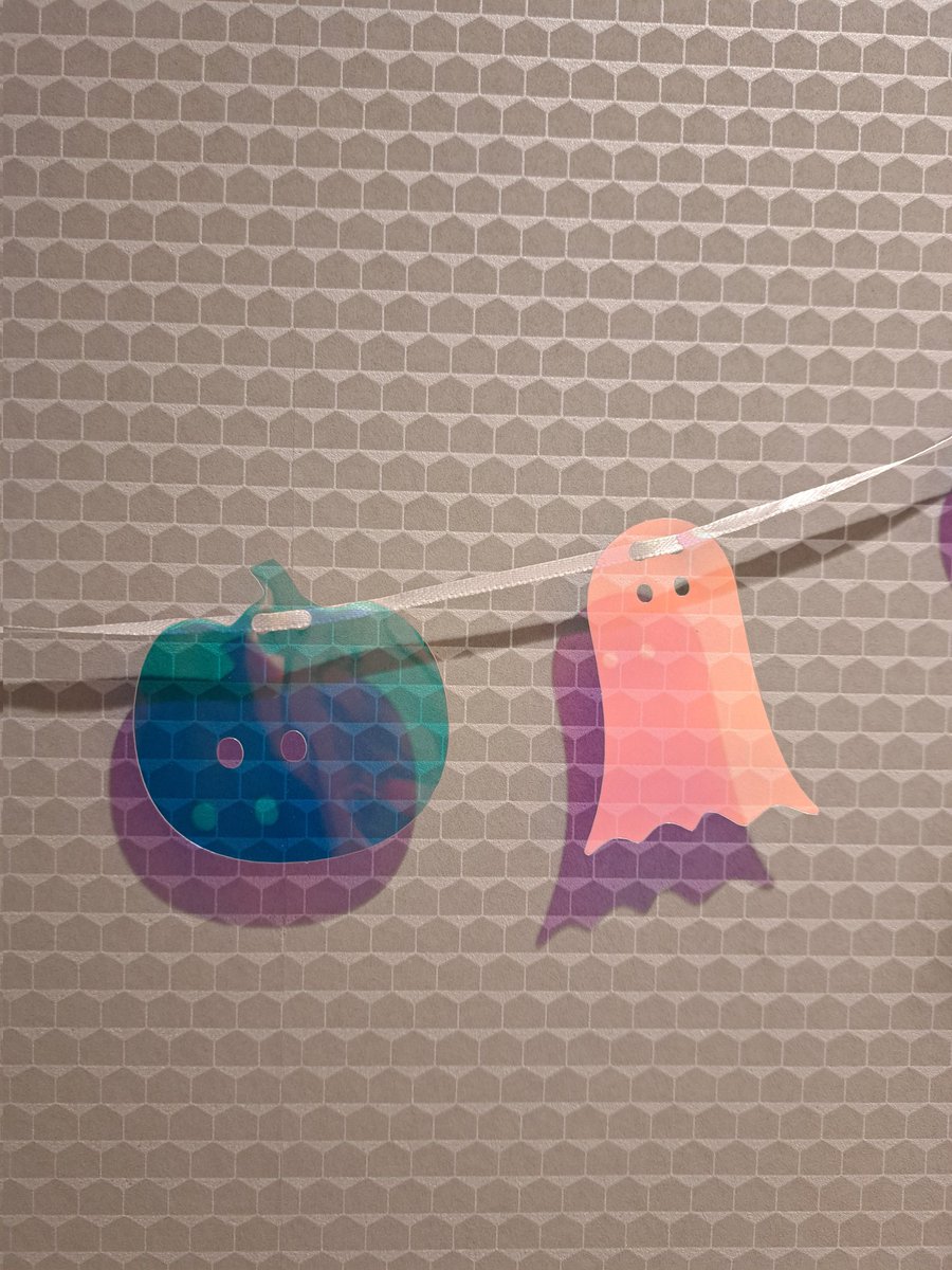 simple_obake's tweet photo. ハッシュタグ...URL....そんなにインプレッション数減ってしまうの.........推し活を.........改めなければならない.........⁝( `ᾥ´  )⁝⁝( `ᾥ´  )⁝⁝( `ᾥ´  )⁝  (←顔文字は大丈���なのか?!?とかも考えてしまうwww色々情報更新して勉強せねばなSNSの世界だなぁ🫠📚✍🏻 
𓂃👻 ◌𓈒��� https://t.co/hkghw3WVJg