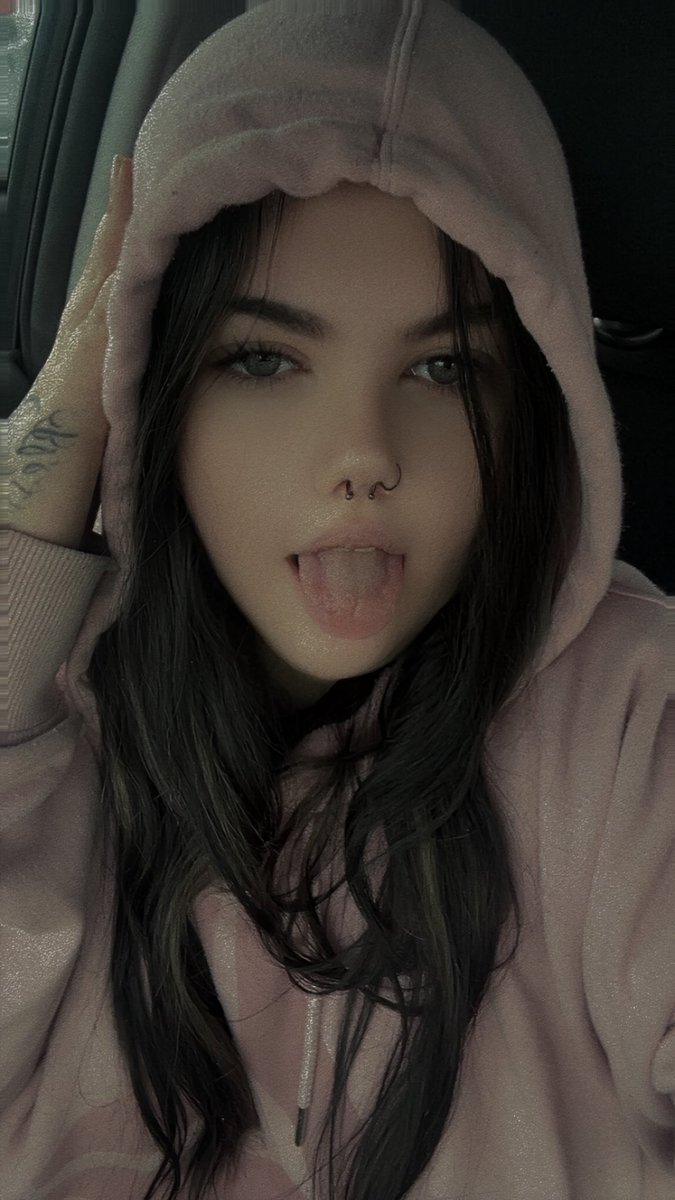 Princess Felicity | Findom 🔪🖤 tweet media