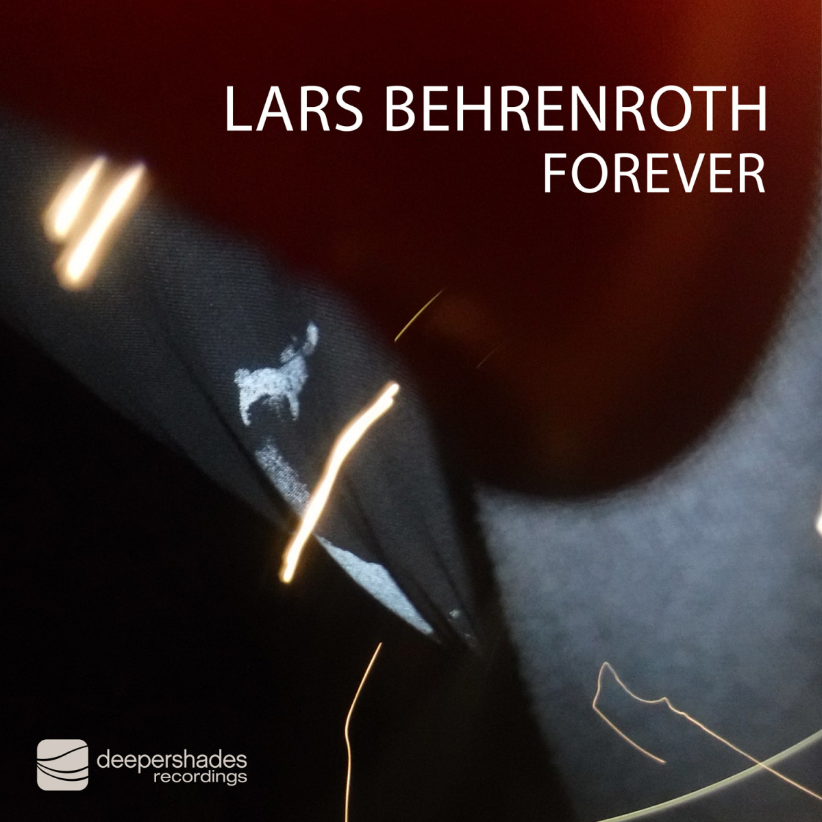 DeeperShades's tweet image. #nowplaying on radio.deepershades.net : @LarsLB Behrenroth - Forever #deephouse #livestream #dsoh #housemusic