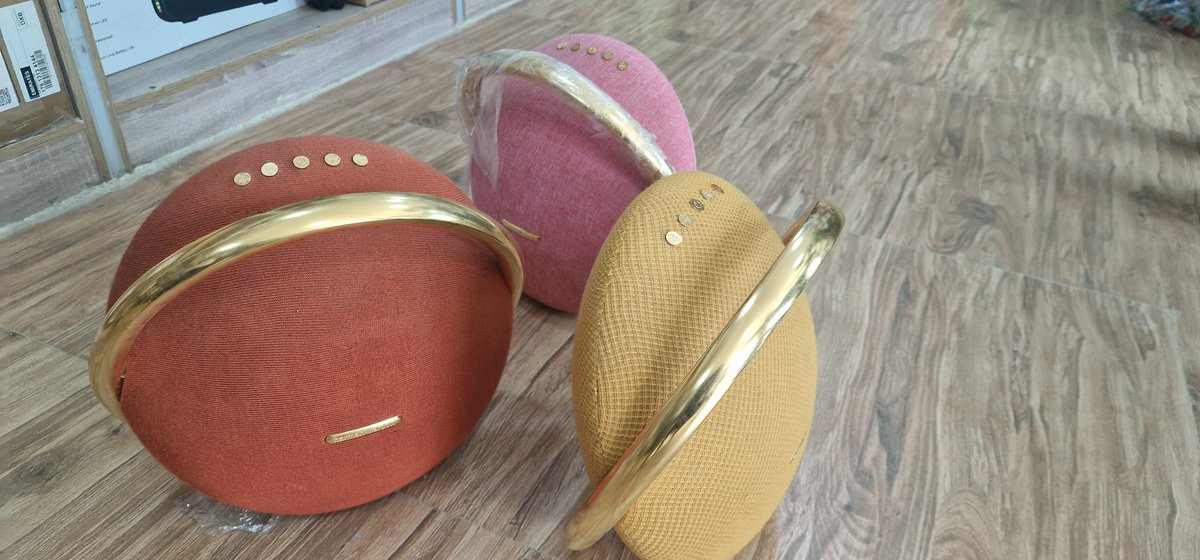 philkikis's tweet photo. I've goh this 3 pcs of gold plated onyx studio 7 speakers for sale at a crazy discounted price (clearance sale). Interested? Hit me up https://t.co/M0uHzVRL6d