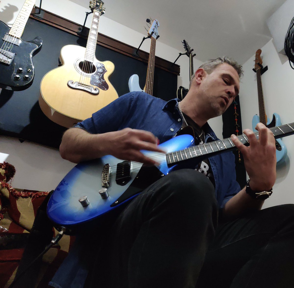 BenWoodBadIdeas's tweet image. Great session⚡️New music on the way 🙌 @Blackstaramps @lt_custom 
#music #songwriter #singer #guitarist #indie #diy #britpop #rock #essex #london