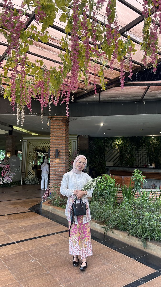 lia tweet media