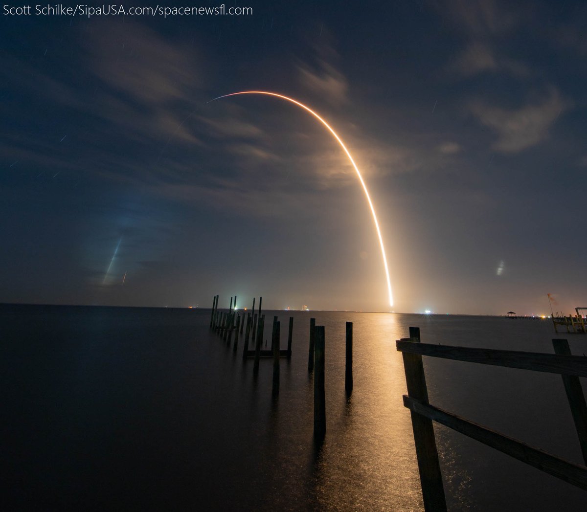 SchilkeScott's tweet image. If only liftoff was at 6:00 AM instead at 5:33 this morning. #SpaceX #Starlink 10-24 B1080-26

It would have had a Jellyfish instead of a downrange 2nd stage plume illumination.

📸 by Scott Schilke for sipausa.com and spacenewsfl.com