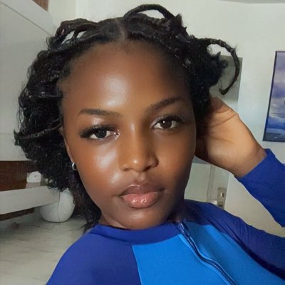 Veekiebeen🌹 tweet media