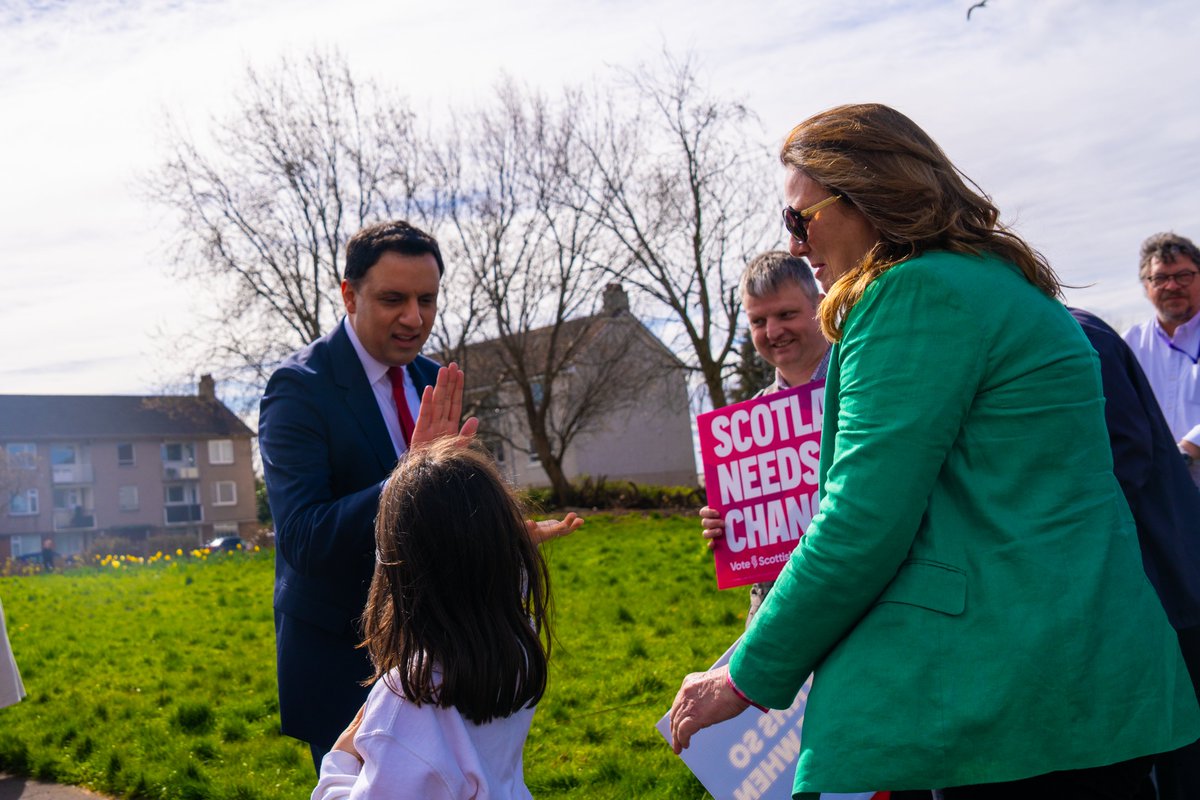 AnasSarwar's tweet image. I will work with clinicians to transform the NHS by cutting waiting lists and ending waste.