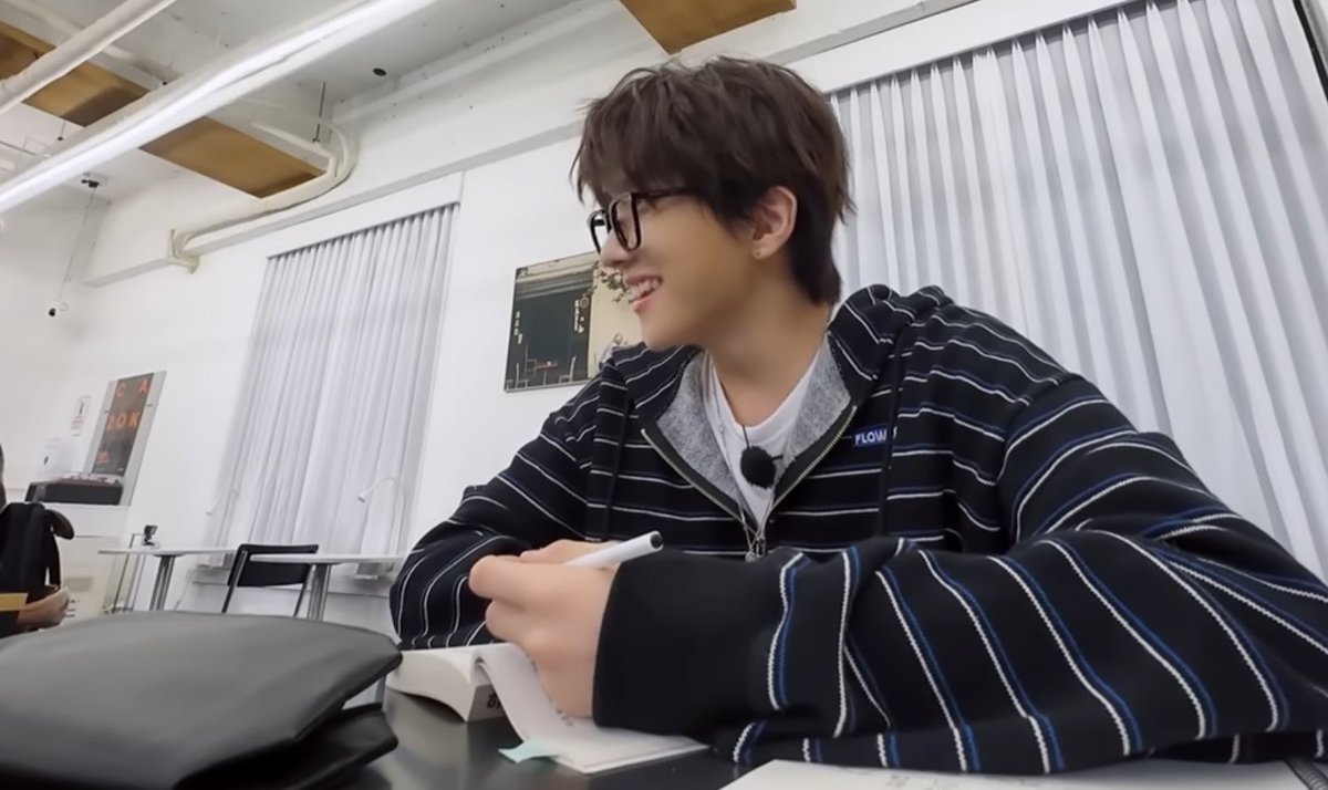 ︲ unaa ɞ ♡% tweet media