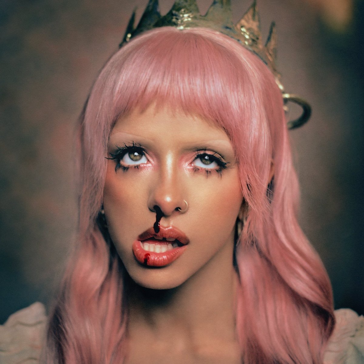 Update Melanie Martinez ⛪ tweet media