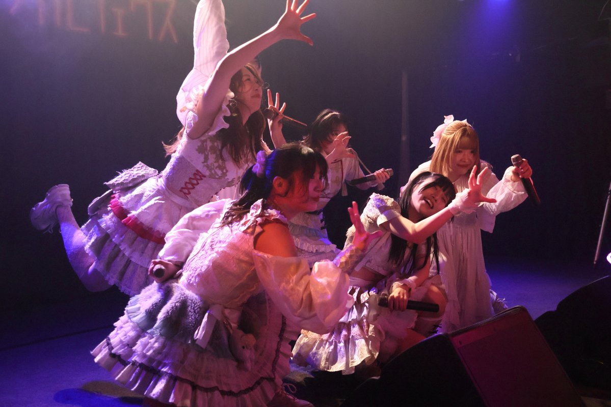 じぇすろー tweet media