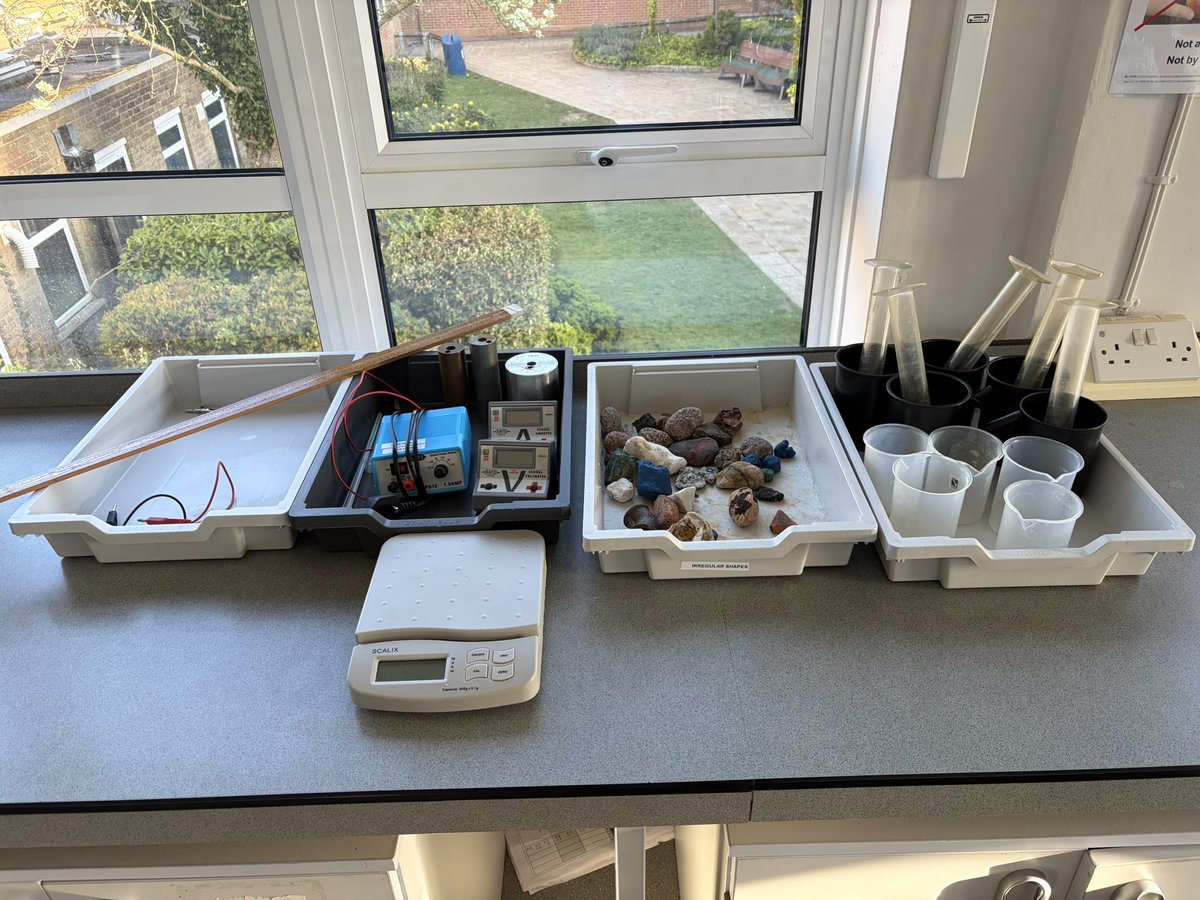 WhTech's tweet photo. P1, p2 &amp; 3 practicals / demos resistant in wire and specific heat capacity demos and Density for a small year 11 class. Ionic models 😊@TECHOGNITIONUK @BrecklandSci @VITTAEducation @Preproom @STEMAmbassadors @LabLogger_Sci https://t.co/ZJA6PjA0L5