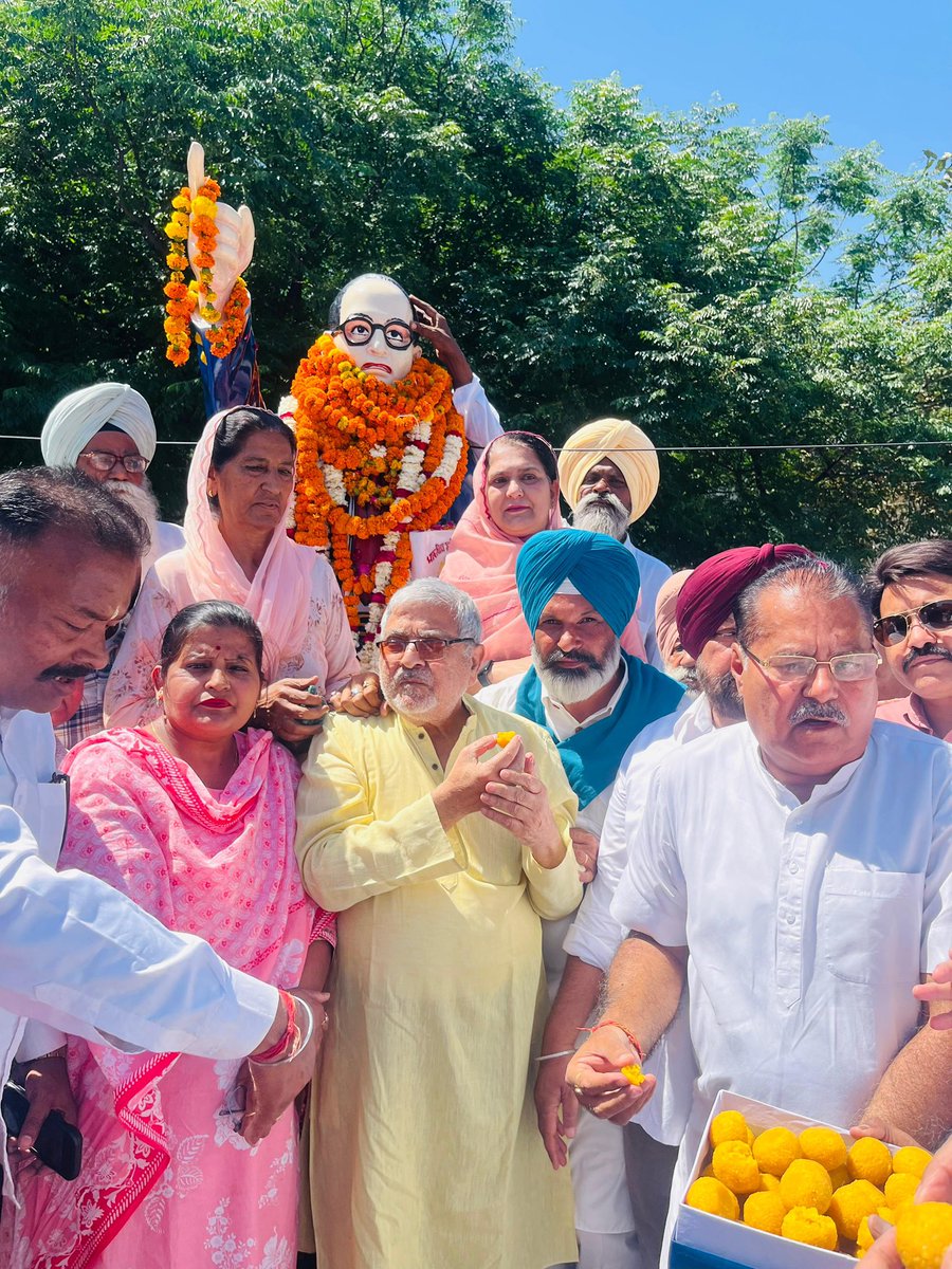 rekhappcc's tweet photo. ਅੱਜ ਪਟਿਆਲਾ ਕਾਂਗਰਸ ਵਲੋਂ ਸੰਵਿਧਾਨ ਦੇ ਰਚੇਤਾ, ਭਾਰਤ ਰਤਨ ਤੇ ਮਹਾਨ ਸਮਾਜ ਸੁਧਾਰਕ ਡਾ. ਭੀਮ ਰਾਓ ਅੰਬੇਡਕਰ ਜੀ ਦੇ 135ਵੇਂ ਜਨਮ ਦਿਵਸ ਦੇ ਸਨਮਾਨ ਵਿੱਚ ਵਿਸ਼ਾਲ ਸ਼ਰਧਾਂਜਲੀ ਸਮਾਗਮ ਅਤੇ ਗੌਰਵਮਈ ਮਾਰਚ ਕੱਢਿਆ ਗਿਆ। https://t.co/uX7Fu81zZM