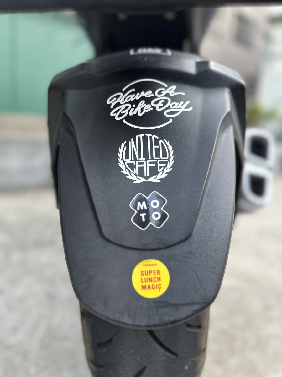 nobtree's tweet image. 今回の展示でも、 #HaveABikeDay. ステッカーをヘルメットやバイクに貼ってくれている方をたくさんお見かけしました🙏✨
良きバイクデーのお供に、色んなところに連れて行ってくださいね♪