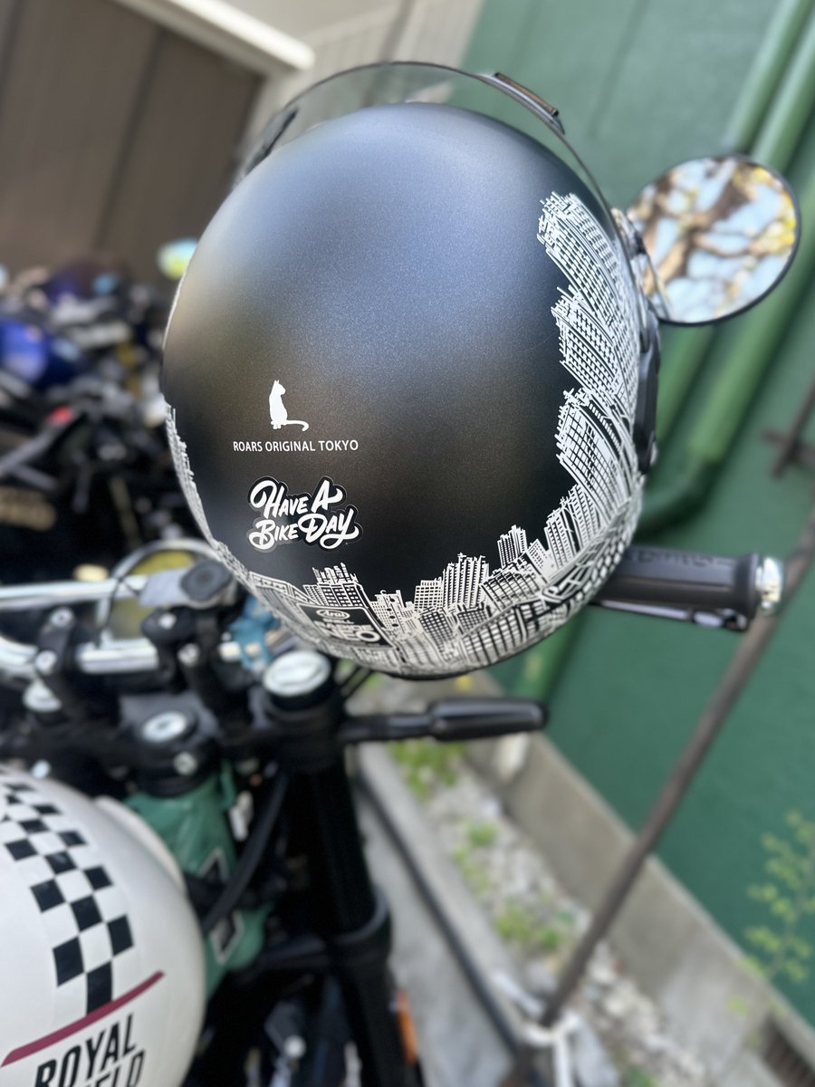 nobtree's tweet image. 今回の展示でも、 #HaveABikeDay. ステッカーをヘルメットやバイクに貼ってくれている方をたくさんお見かけしました🙏✨
良きバイクデーのお供に、色んなところに連れて行ってくださいね♪
