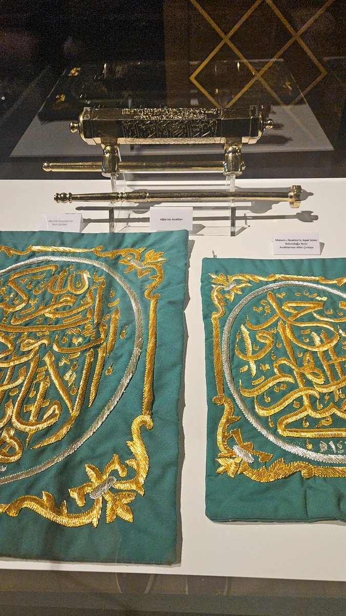 ademsodam's tweet photo. 14-20 Nisan Kutlu Doğum Haftası etkinliklerimiz kapsamında, Şahinbey Millet Camii’nde düzenlenen Mukaddes Emanetler Sergisi’ni ziyaret ettik.
Peygamber Efendimiz’e (s.a.v.) ait kıymetli emanetleri yakından görme fırsatı bulduk. 

🏡 Cerityeniyapan Köyü Aile Destek Merkezi https://t.co/kJfoK6xt8Q