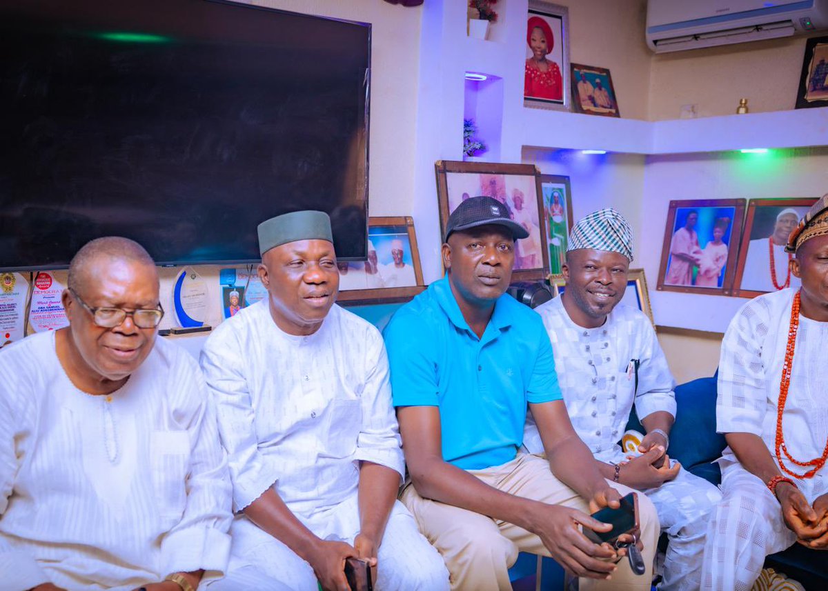 YemieFash's tweet image. Today, Governor Lucky Orimisan Aiyedatiwa visited the attacked communities in Akure North and assured residents that his administration will take decisive steps to end insecurity in the area. He vowed to flush out criminal elements, strengthen collaboration between security