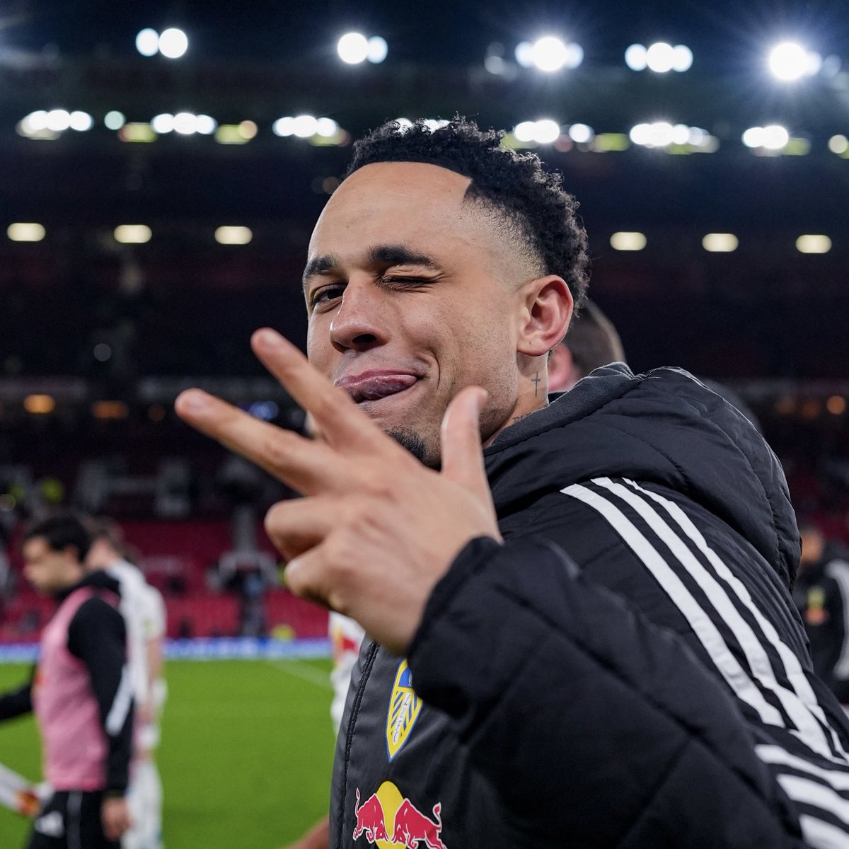 𝐂𝐇𝐑𝐈𝐒😎 tweet media