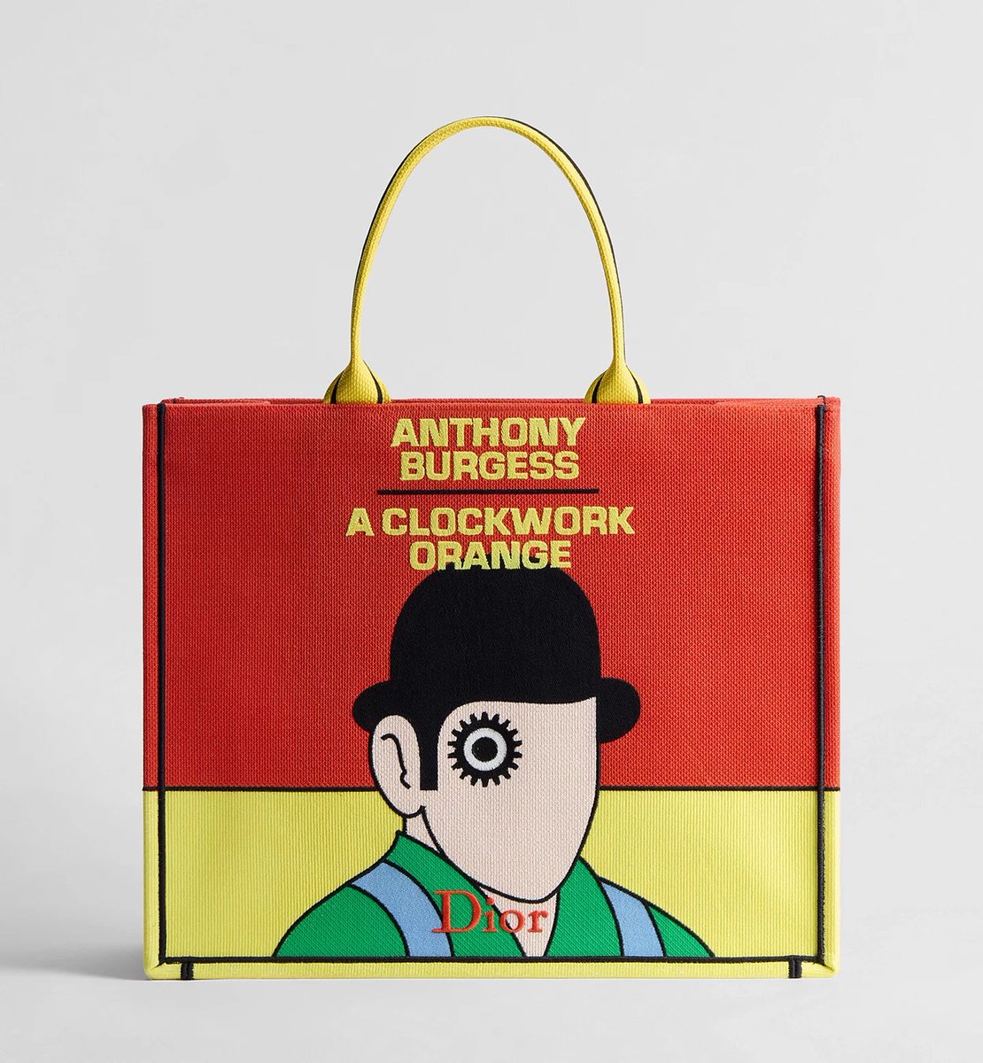 LaModeUnknown's tweet image. The 'Clockwork Orange' book tote bag of ✨Dior✨ by Jonathan Anderson.🪡