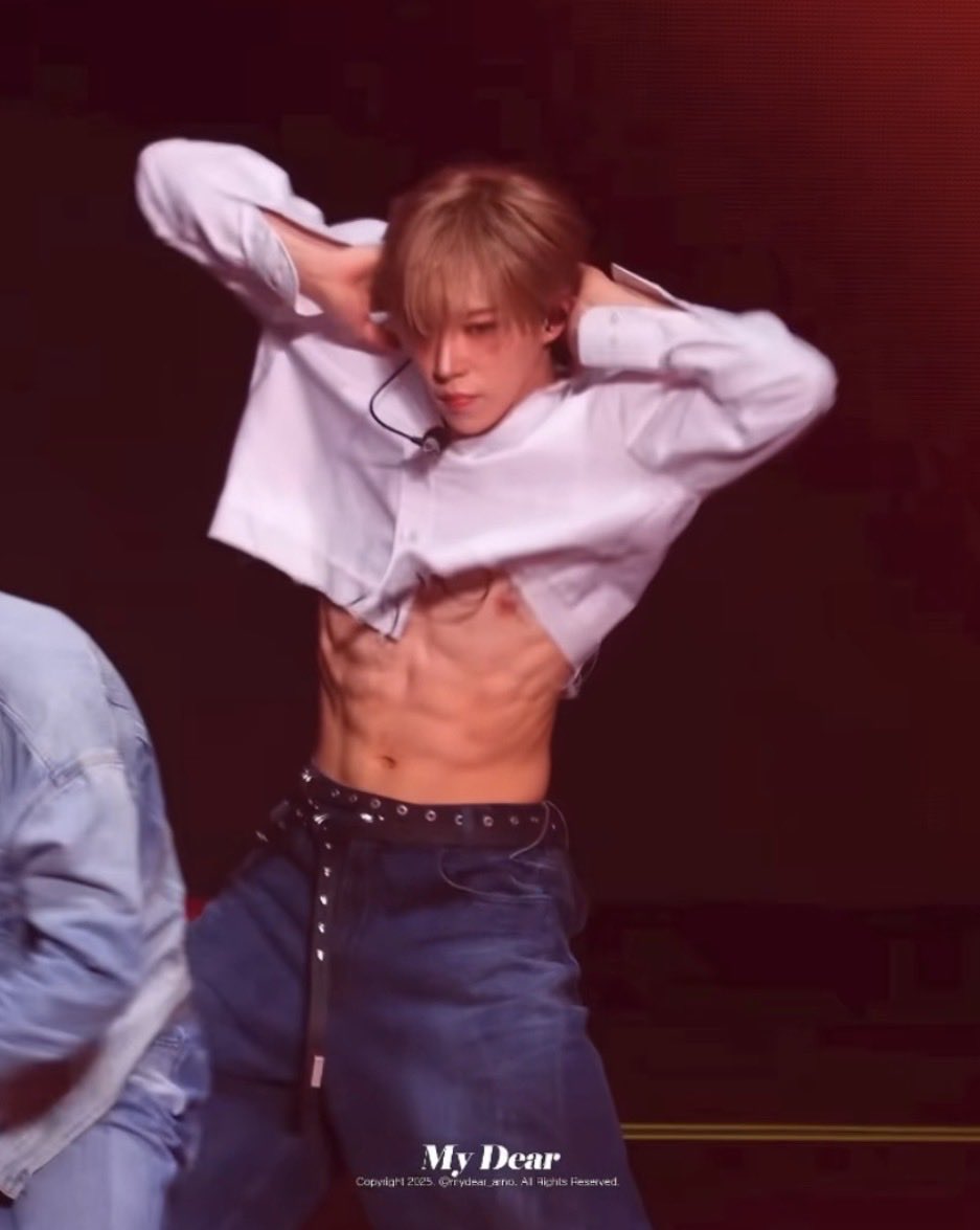 fei 𐦍 tweet media