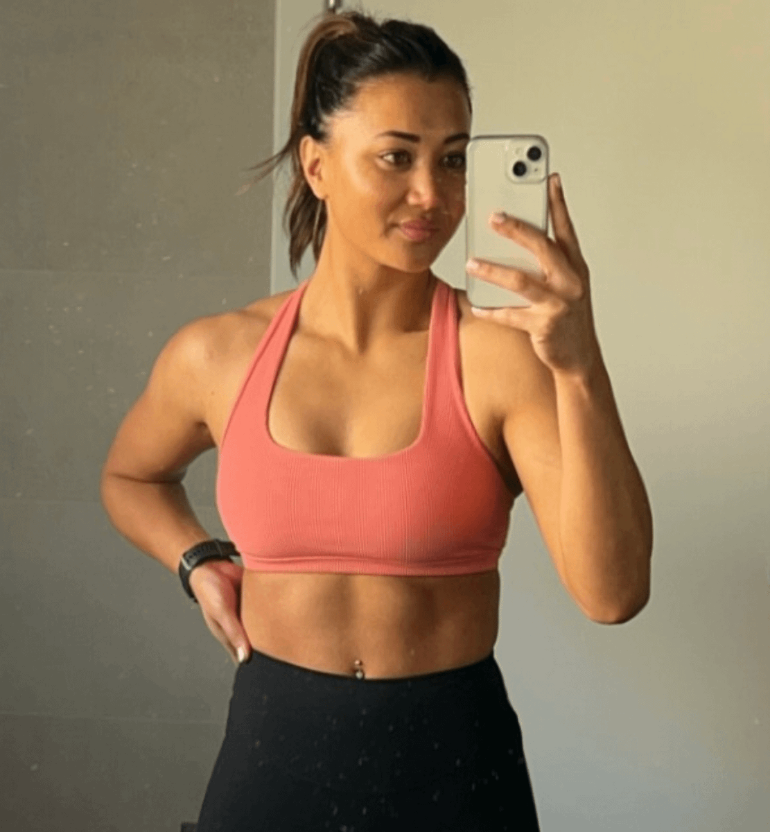 hannahapexfit's tweet photo. "Every time I try to lose fat, I'm starving by 2pm."

It's not your willpower.

It's your food choice.

Here's a complete high protein daily meal plan at 1,600 calories that will keep you full from morning to night:

= Thread = https://t.co/1NfDLf4y4R