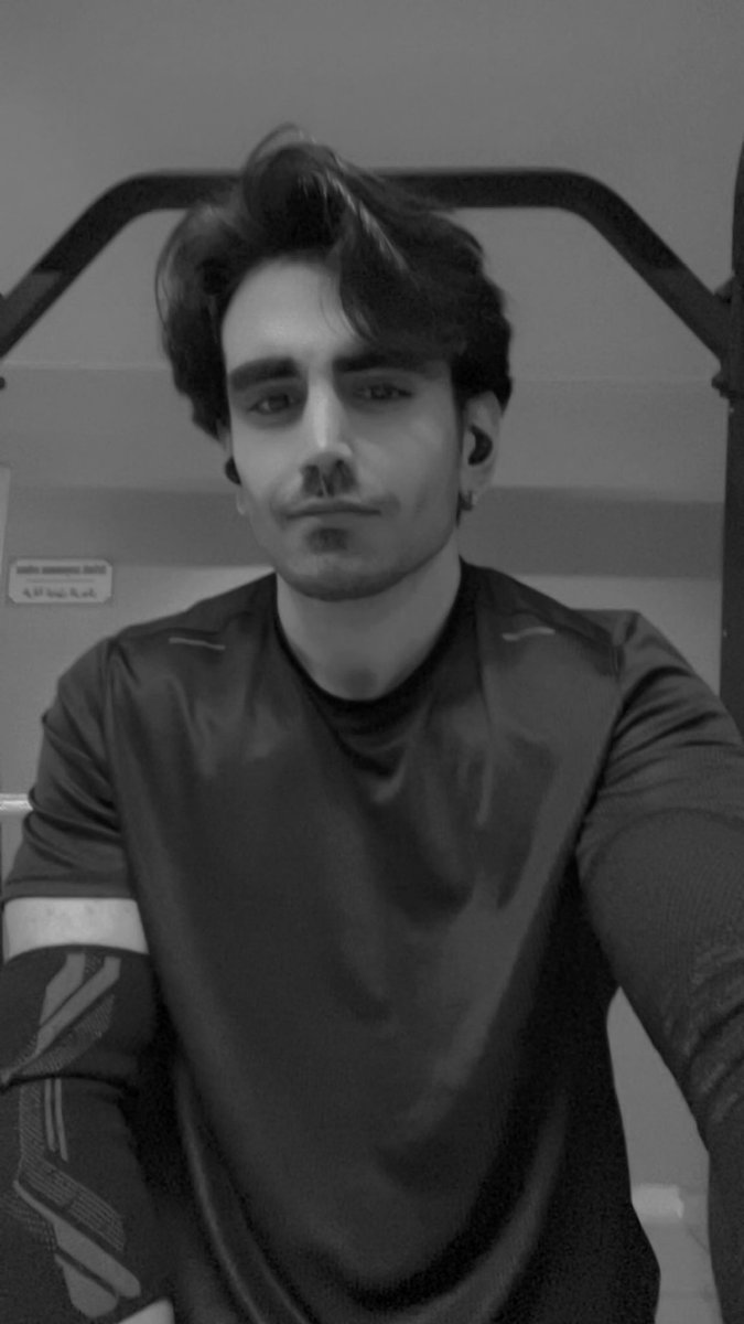 Saçıma bi fön vurdum çıktım şöyle duruyor 😎