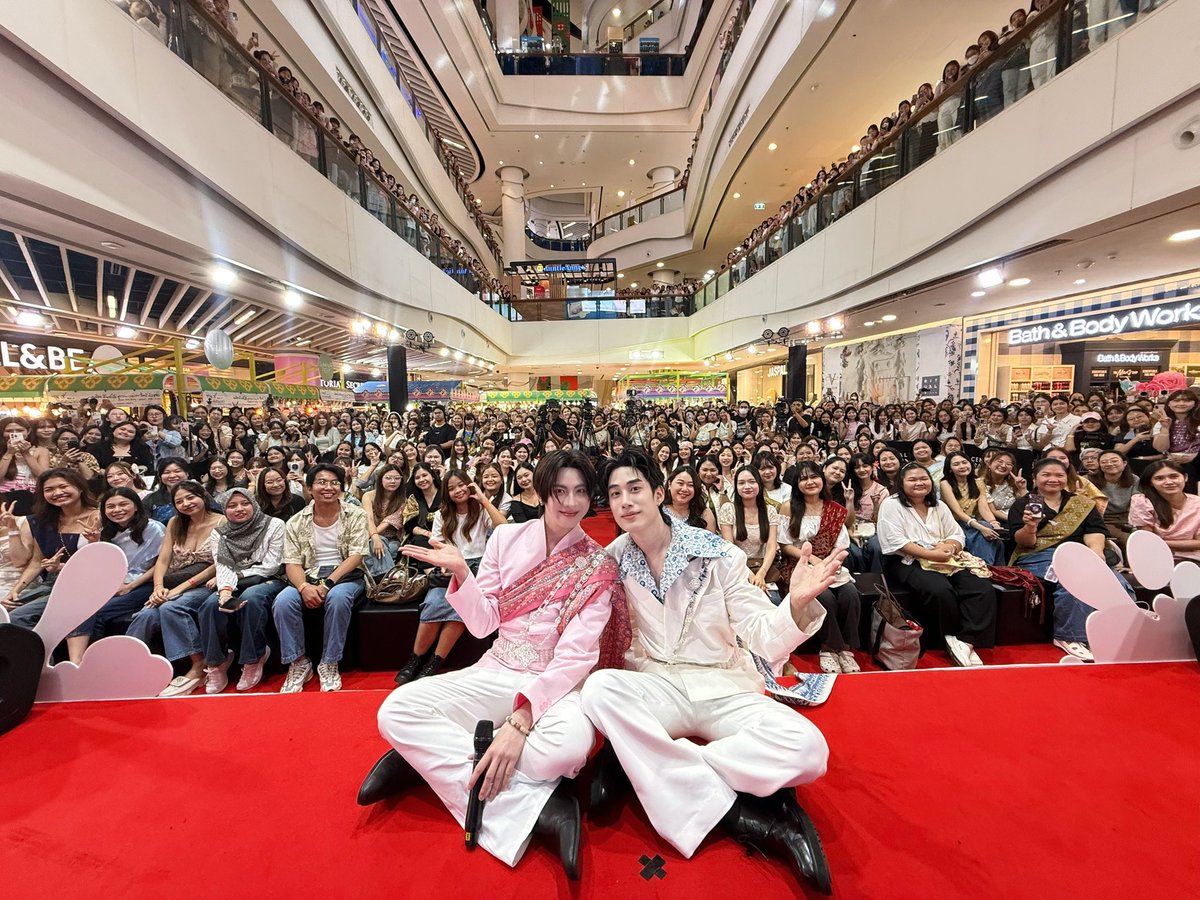 DomundiTV's tweet image. ขอขอบคุณ @CentralRama9 ที่ให้เกียรติ “เติ้ล” @TLE_mtm และ “เฟิร์สวัน” @firstone_wnk ได้มาร่วมงานในวันนี้นะคะ 🥰

ขอขอบคุณแฟน ๆ ทุกคนที่มาเจอกัน รวมถึงแฟน ๆ ที่ส่งกำลังใจมาให้ทั้งสองคนด้วยนะคะ 🫶🏻✨️

TFO SONGKRAN AT CENTRAL RM9
#CentralRama9xTleFirstone
