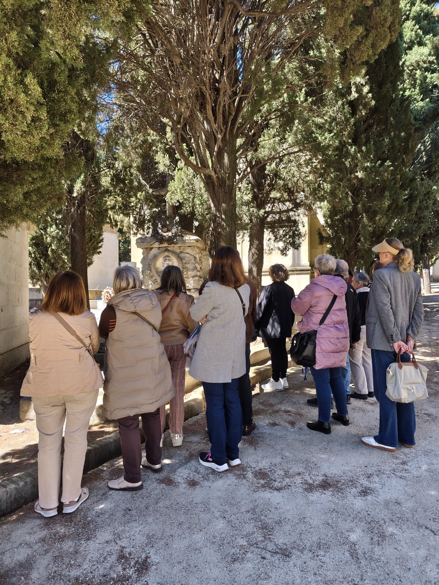 CementerioSanIsidro tweet media