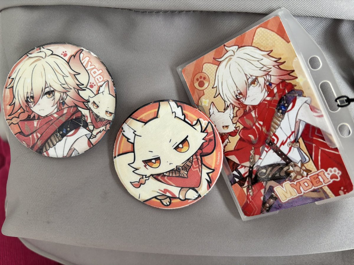 extirprana's tweet image. made my own merch because of the international orders issue #nevergiveup