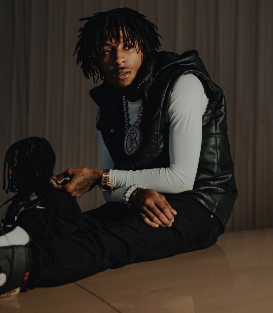 AkzWhoMatter tweet media