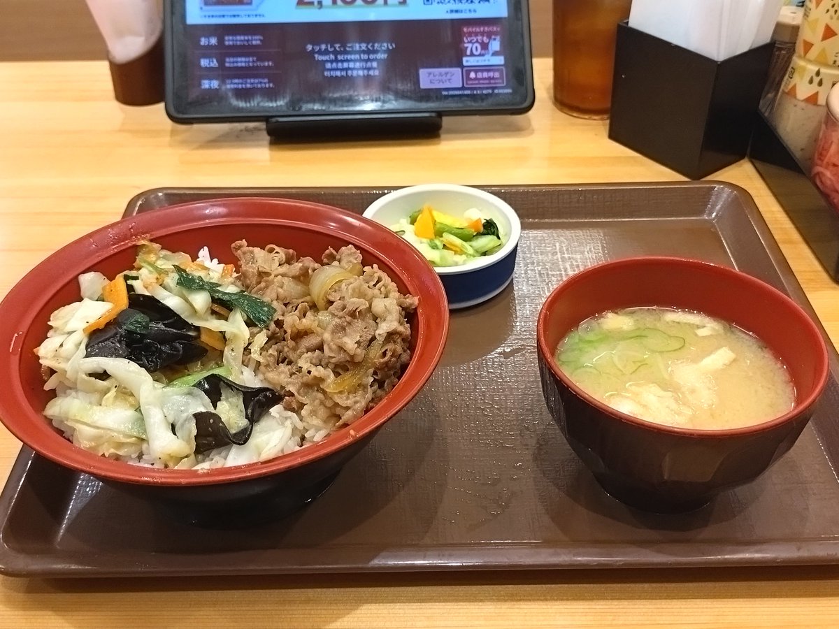 とりあえず新作は食べるマン