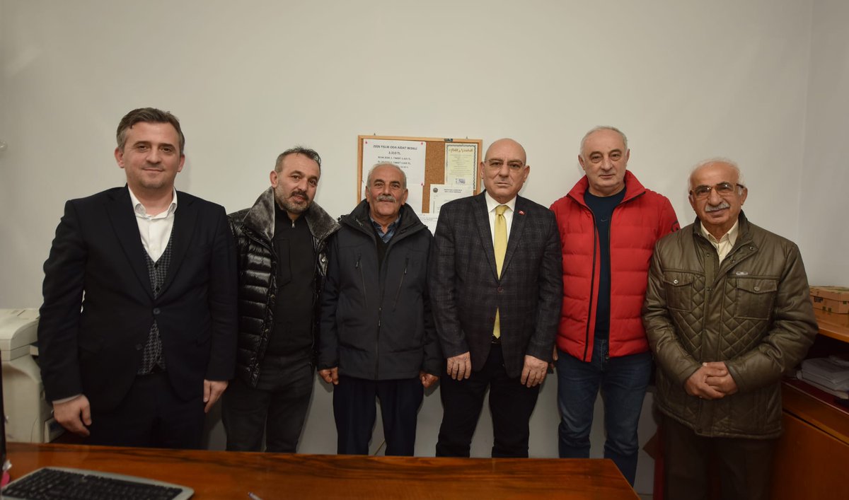 📍 TRABZON YORGANCILAR ODASI

TESOB Başkanı Metin Kara, Trabzon Yorgancılar ve Hallaçlar Esnaf  ve Sanatkarlar Odası'nı ziyaret ederek, göreve yeniden seçilen Başkan Hüseyin Yılmaz ve yönetim kurulu üyelerine görev döneminde başarı dileklerini iletti.