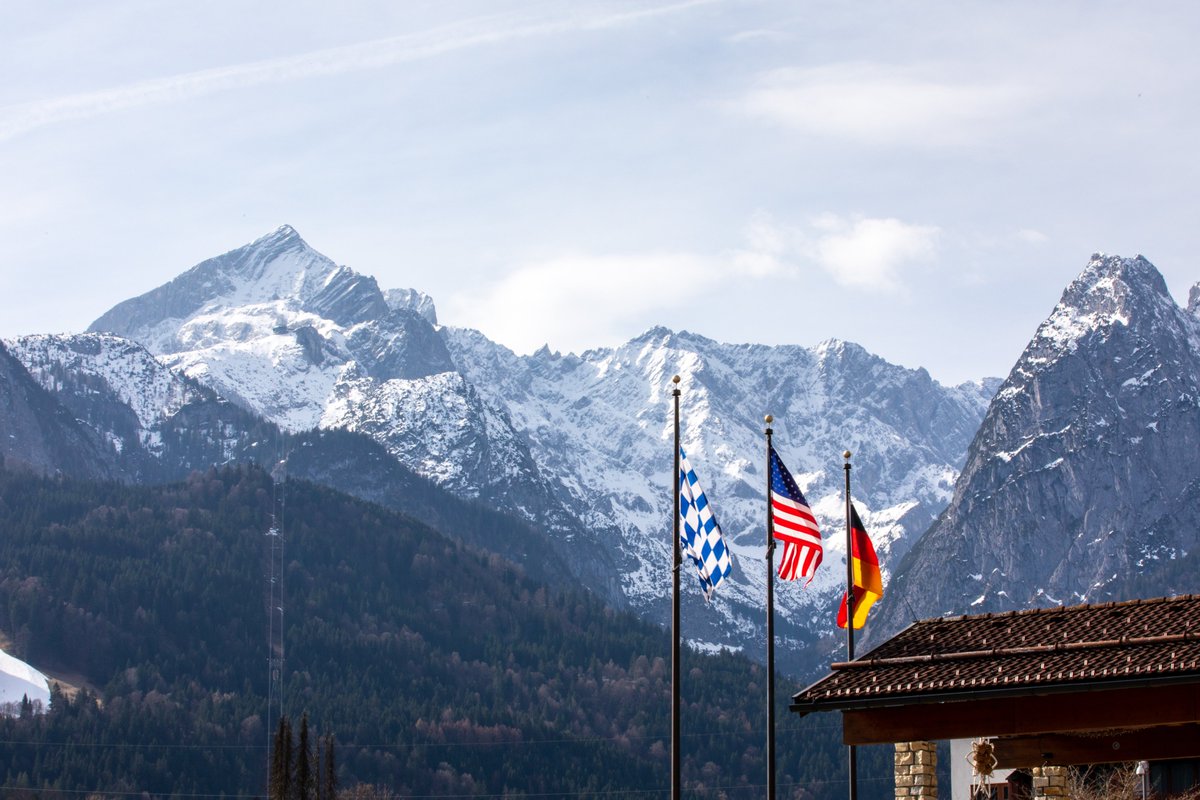 US_SOCEUR's tweet image. Strong families strengthen the force.🏔️💍
Last month, SOCEUR Soldier families attended a 3 day POTFF marriage retreat at Edelweiss Lodge &amp;amp; Resort, Germany. POTFF helps build resilient families to withstand the SOF lifestyle.

#SOCEUR #StrongerTogether #Family
@USSOCOM | @NATO_SOF