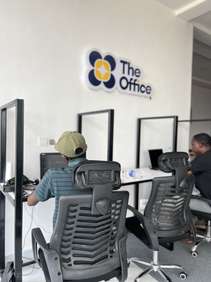 theofficeng_'s tweet image. A day in the life of our workspace users ✨

Whether you are building, creating or collaborating, there is a space for you here. 

Ready to get more done in the right environment? Send us a DM to book a spot today. 

#coworking #coworkingspace #RemoteWork
